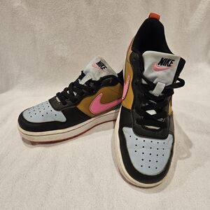 Nike Court Borough Boys' Basketball Multicolor Low Top Sneakers